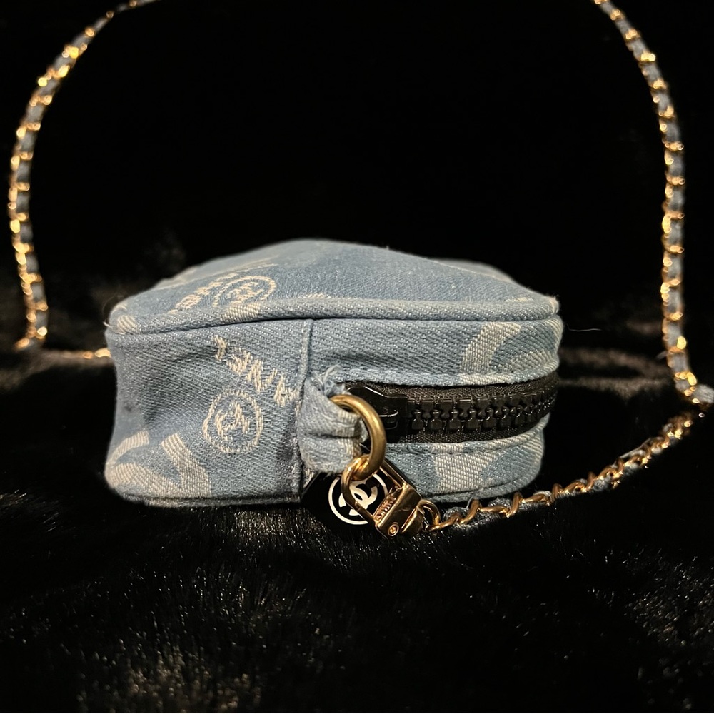 Chanel Beaute Blue Denim Logo Crossbody - Picture 6 of 12
